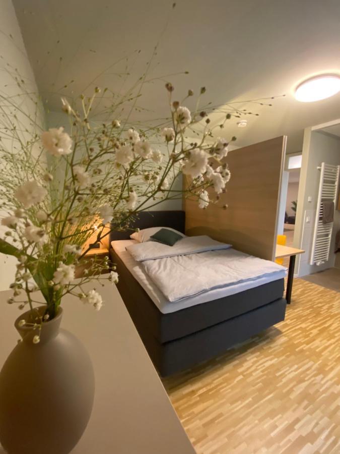 Con4rent Living - Businesszimmer nahe Messe Stuttgart Kirchheim unter Teck Exterior foto
