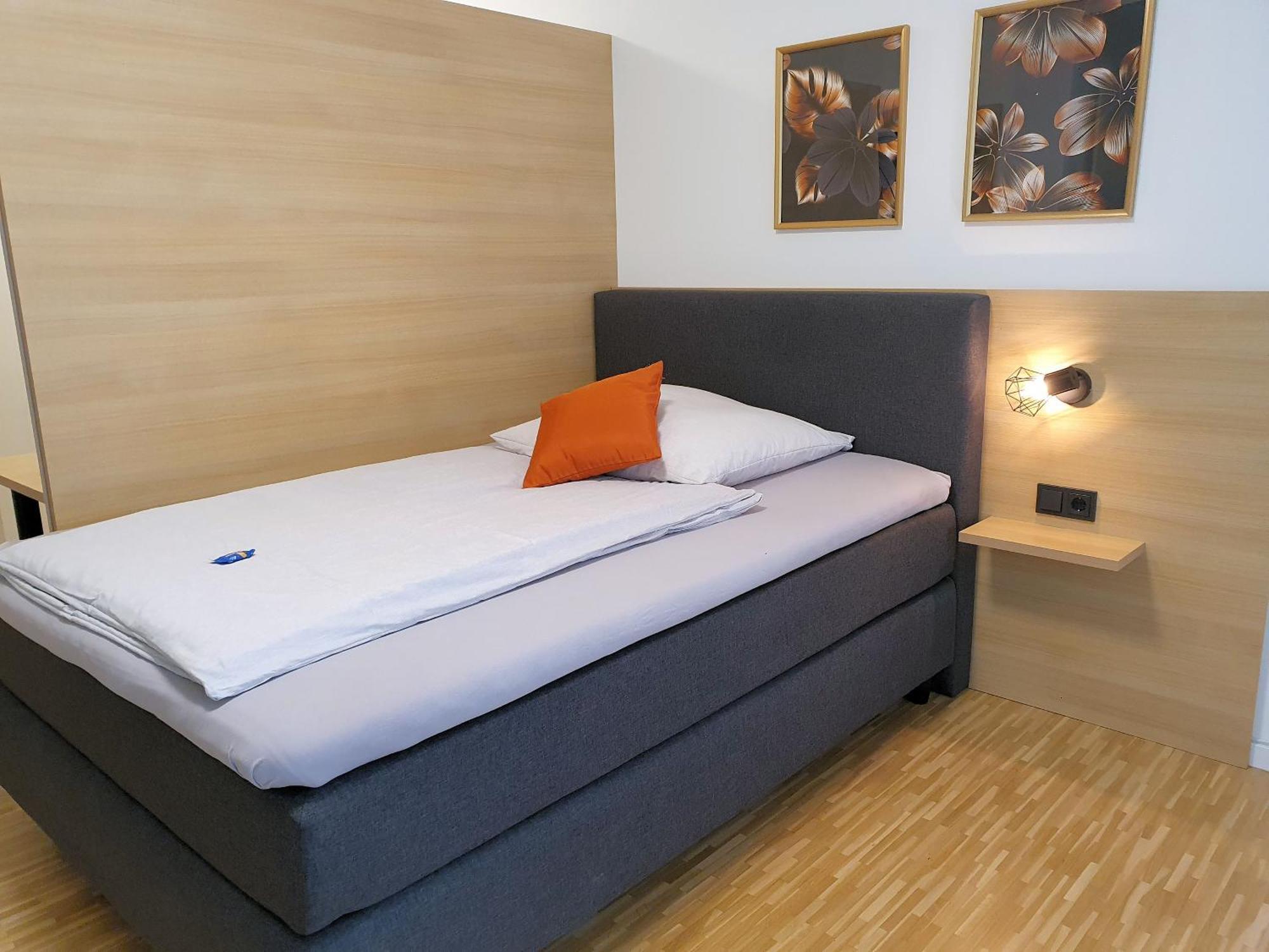 Con4rent Living - Businesszimmer nahe Messe Stuttgart Kirchheim unter Teck Exterior foto